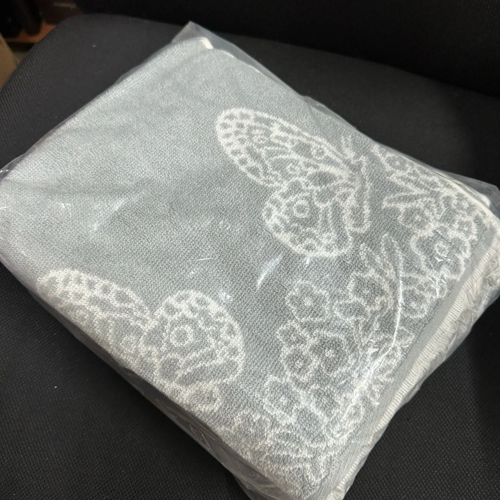 Pioneer Woman Silver Butterfly Hand Towel Bundle ( 8 hand towels)